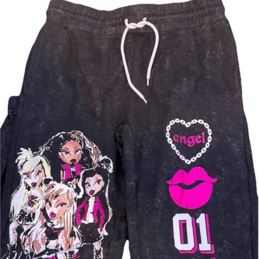 Bratz Dolls Graphic Design Sweatpants Size Medium Women’s Juniors Joggers